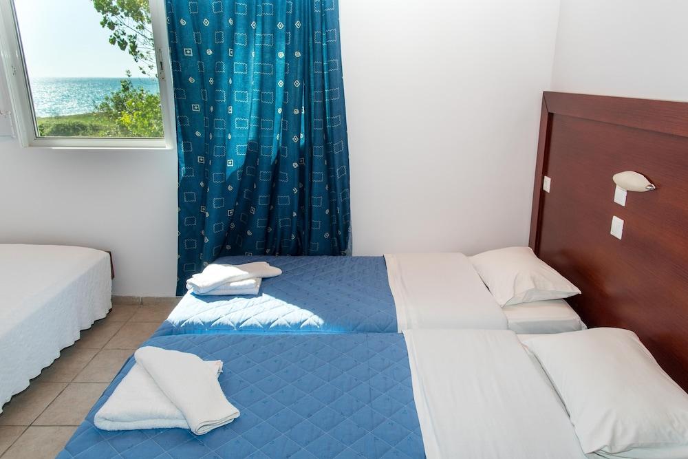Poseidon Beach Hotel Кастросикия Экстерьер фото
