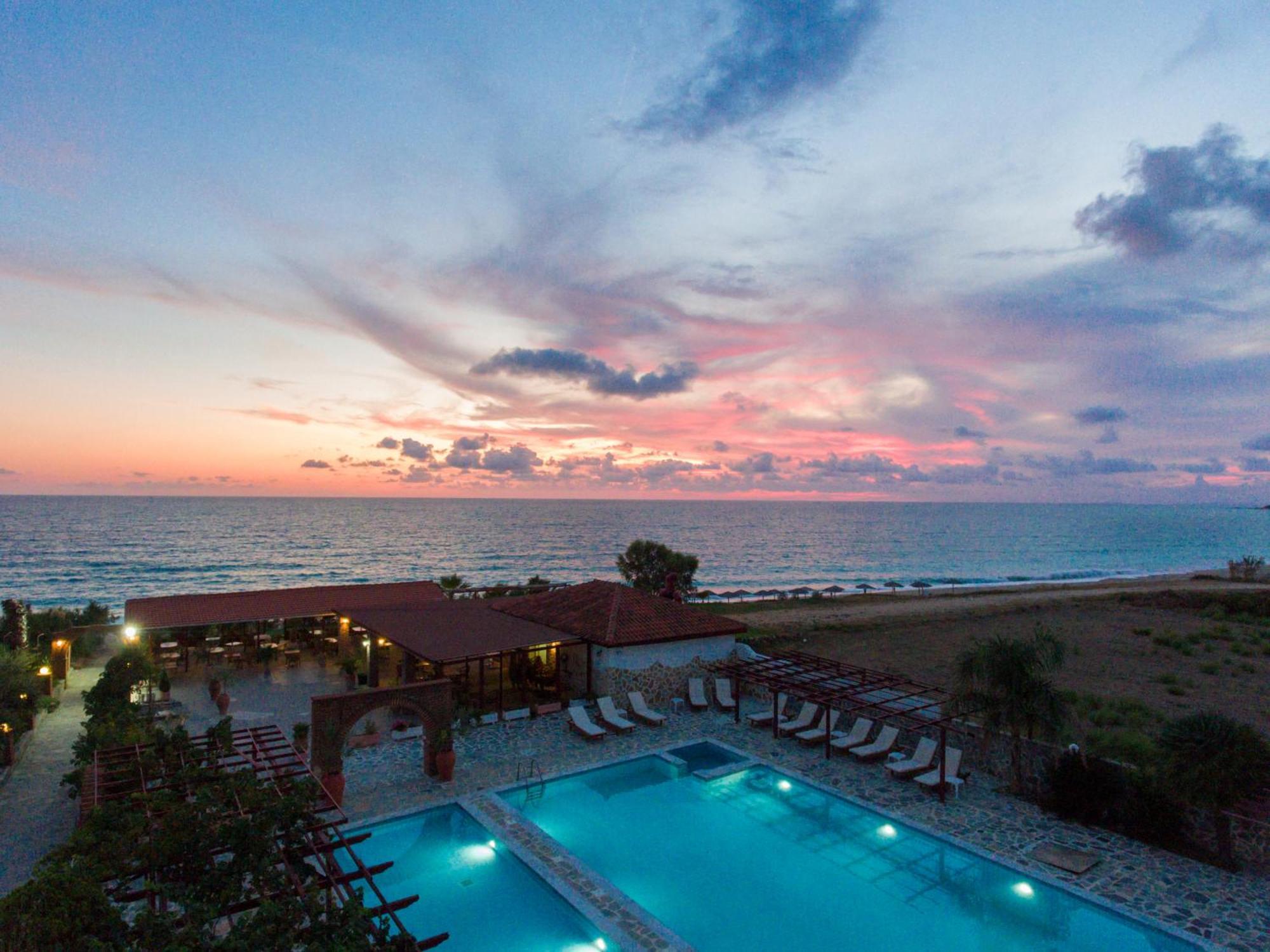 Poseidon Beach Hotel Кастросикия Экстерьер фото