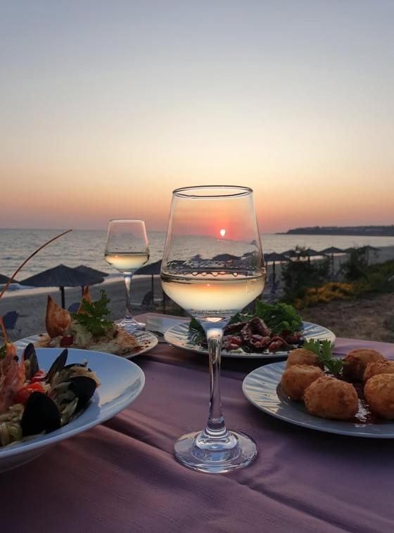 Poseidon Beach Hotel Кастросикия Экстерьер фото