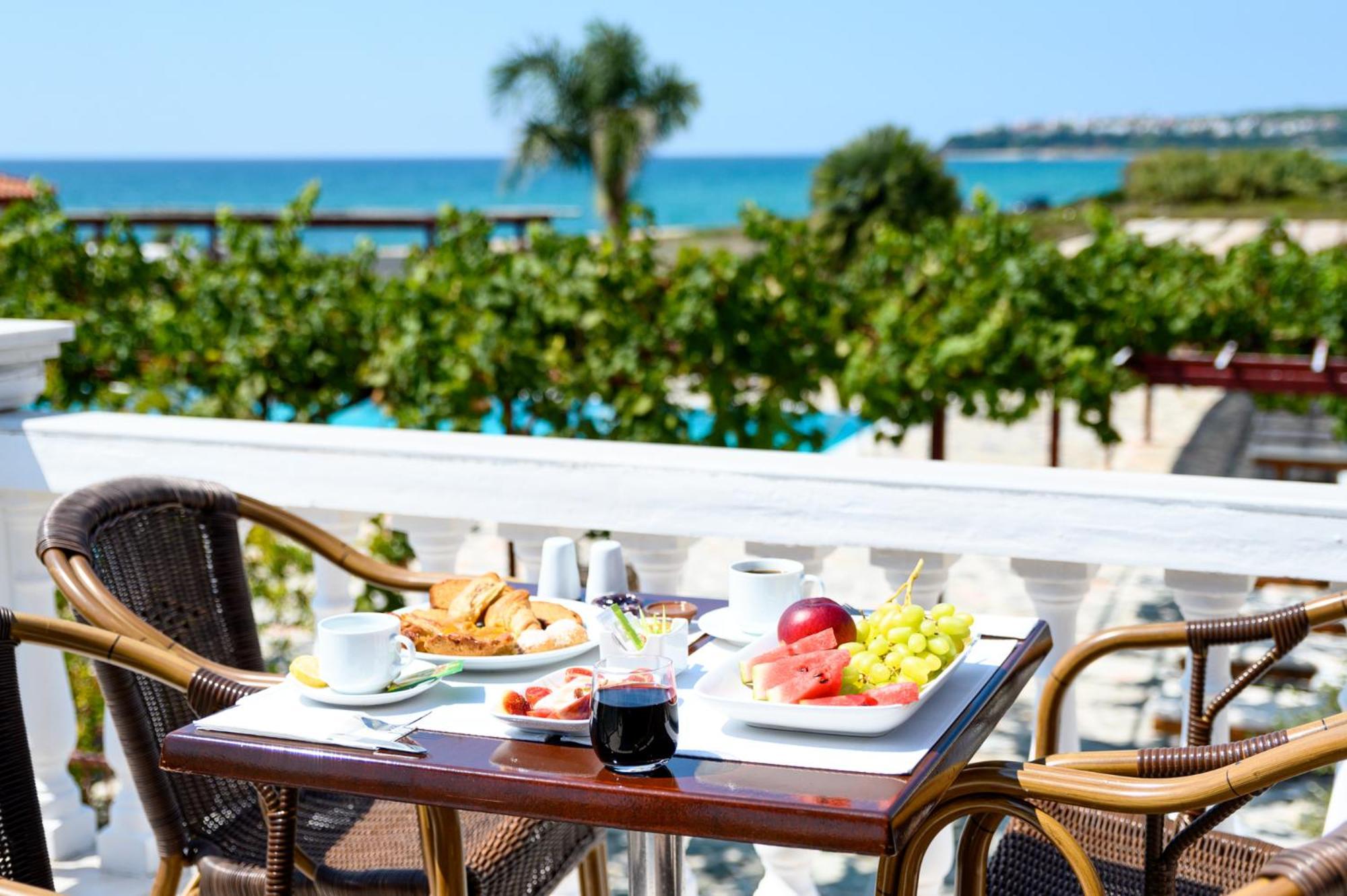 Poseidon Beach Hotel Кастросикия Экстерьер фото